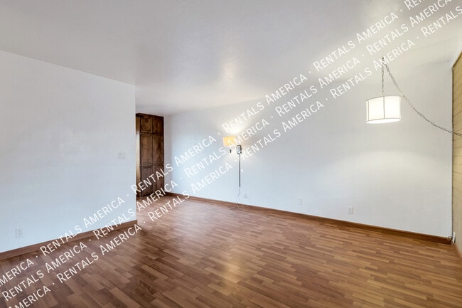 Building Photo - 55 N Cherry Ave
