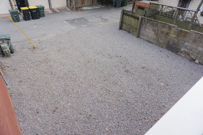 Building Photo - 552 E Liberty