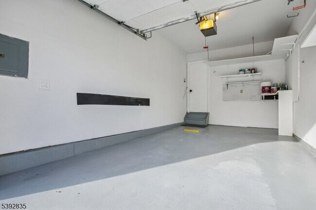 Building Photo - 13 Winding Brook Rd