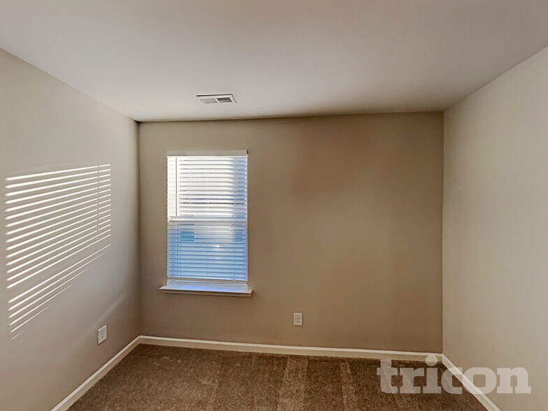 Building Photo - 209 Ashmere Ct