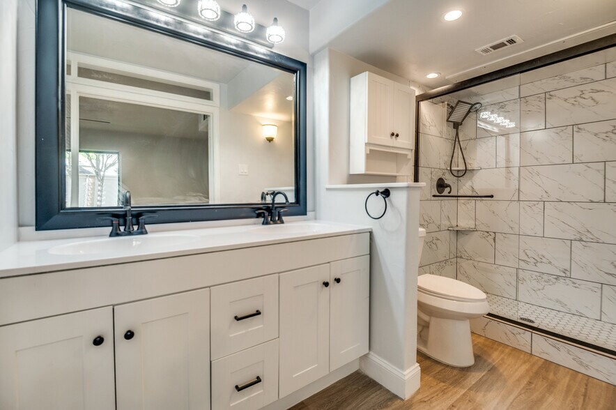 Building Photo - 2711 Creek Wood Ct
