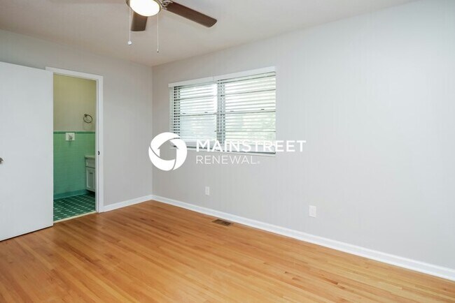 Building Photo - 3 Bedroom Pet-Friendly Home in FULTONDALE, AL with Main Street Renewal