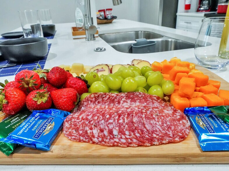 Building Photo - 721 Perry Ave