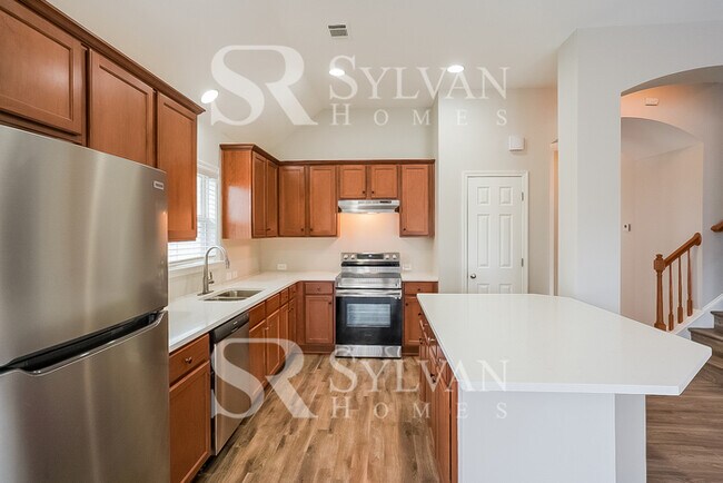 Building Photo - Enjoy living the good life in this 3 bedroom, 2 bathroom home