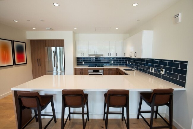 Building Photo - SKY ALA MOANA ONE BEDROOM AVAILABLE NOW