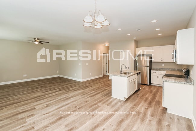 Building Photo - HOME FOR RENT--1/2 OFF ONE MONTH!!