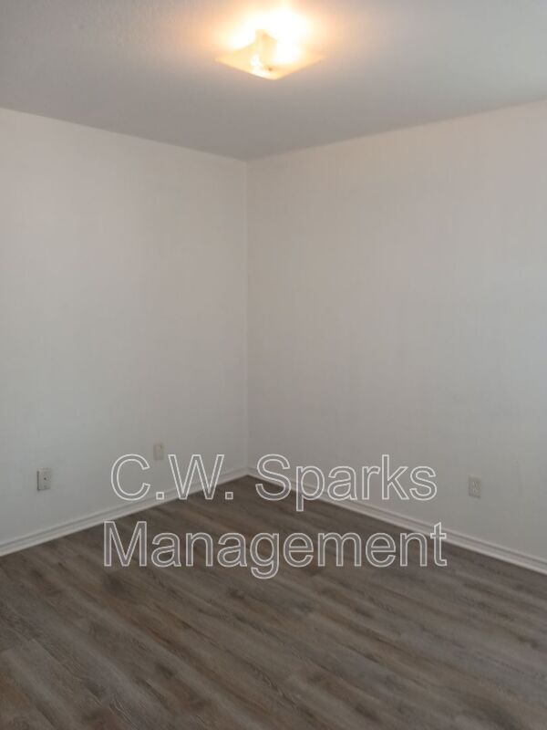 Building Photo - 13655 Biggs St