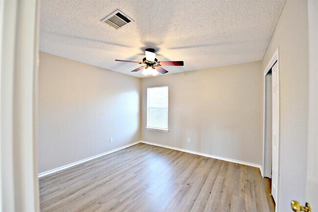 Building Photo - 511 Cripple Creek Rd