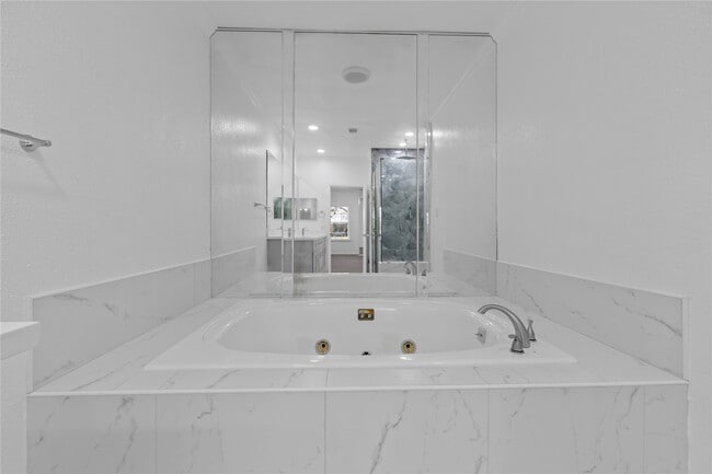 Building Photo - 6000 Reims Rd