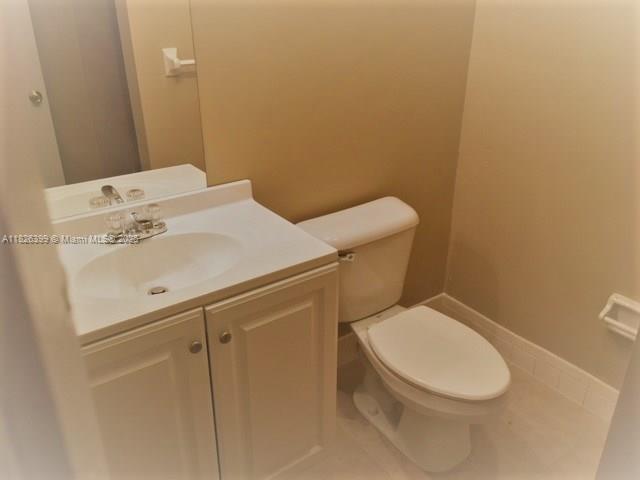 Building Photo - 3028 Coral Ridge Dr
