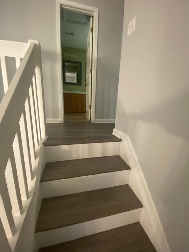 Building Photo - 10660 Holly Ridge Blvd