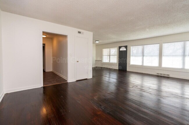 Building Photo - 1700 N Harvard Ave