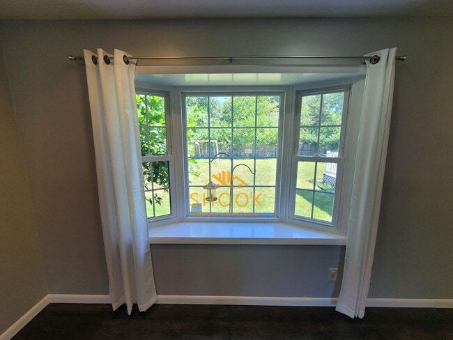 Building Photo - TURN KEY 3 BEDROOM HOME