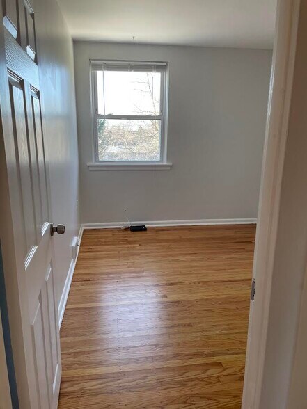 Building Photo - 3518 Rhoads Ave