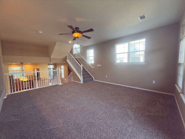 Building Photo - $O DEPOSIT OPTION. SPACIOUS 3-BEDROOM TOWNHOUSE IN KENSINGTON TOWNHOMES