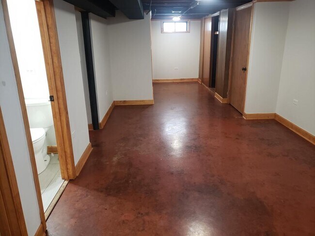 Building Photo - 405 Jackson St