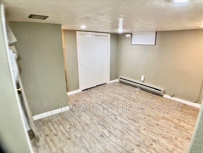 Building Photo - 555 E 3rd Ave