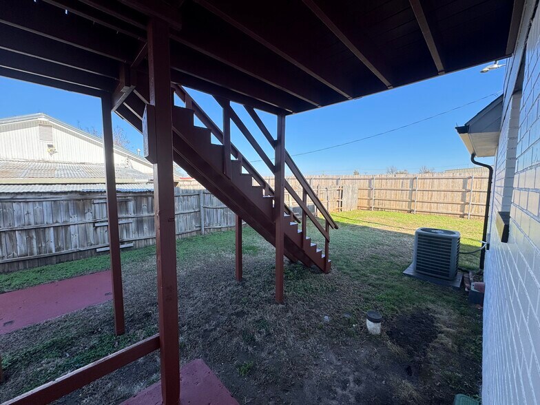 Building Photo - 6007 NW 32nd St