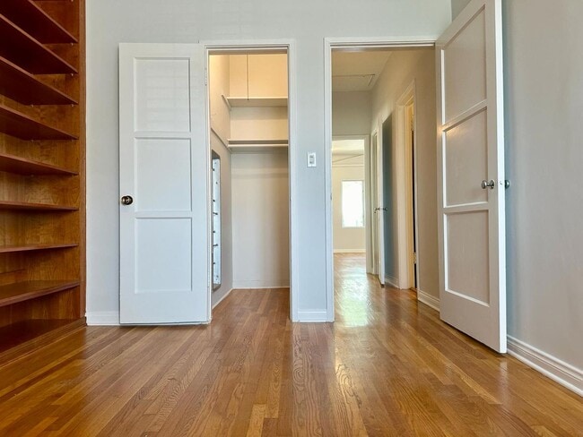 Building Photo - TRIPLEX