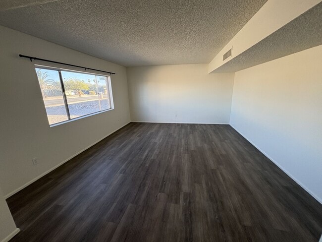 Building Photo - East Side Home for Rent