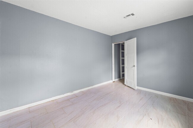 Building Photo - 209 Hyta St
