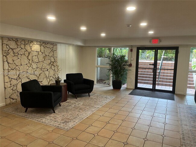 Building Photo - 1205 Mariposa Ave