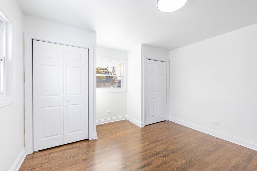 Building Photo - 4120 Greenbrier Ln
