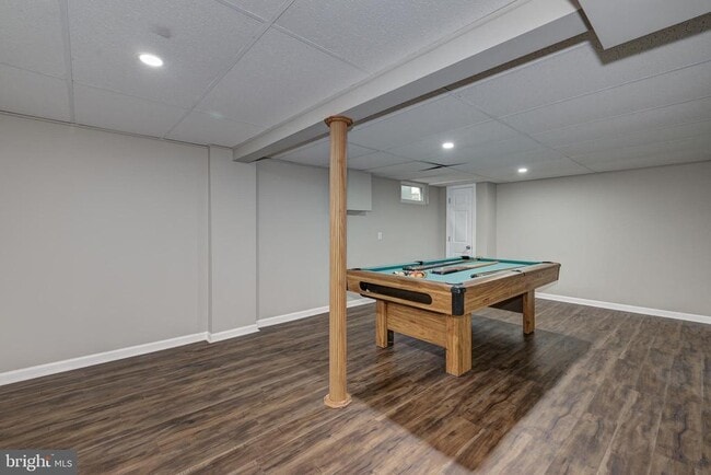 Building Photo - 1717 Country Club Dr