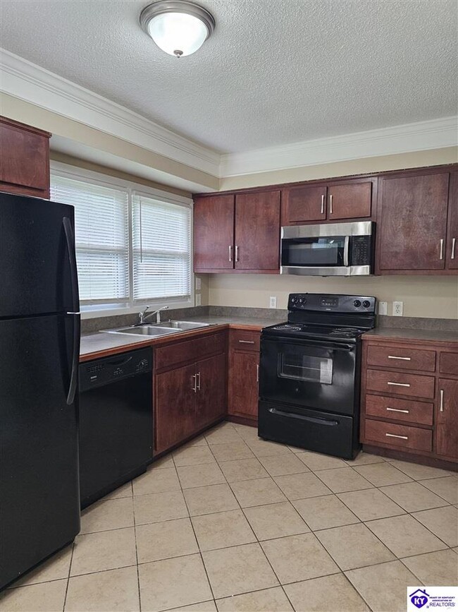 Building Photo - 607 Harvard Dr