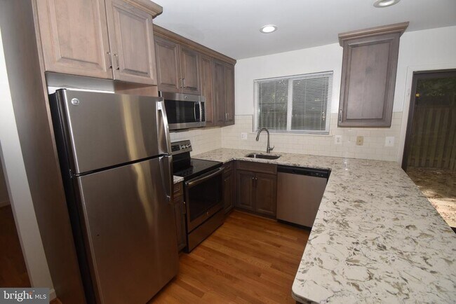 Building Photo - 1436 Greenmont Ct
