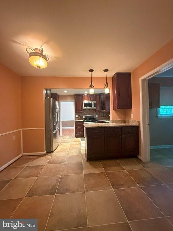 Building Photo - 7801 Cliffside Ct
