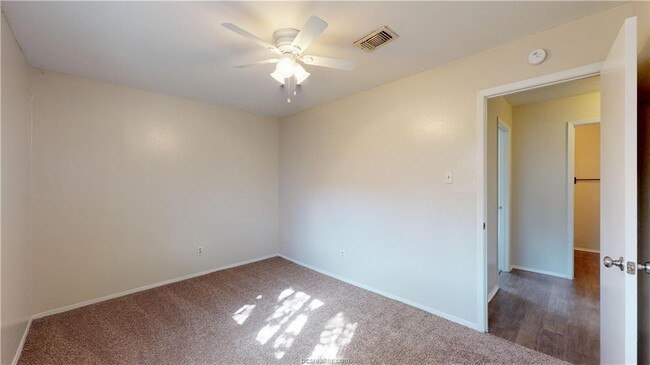 Building Photo - 1004 Verde Dr
