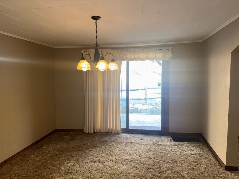 Building Photo - 1951 Route 481