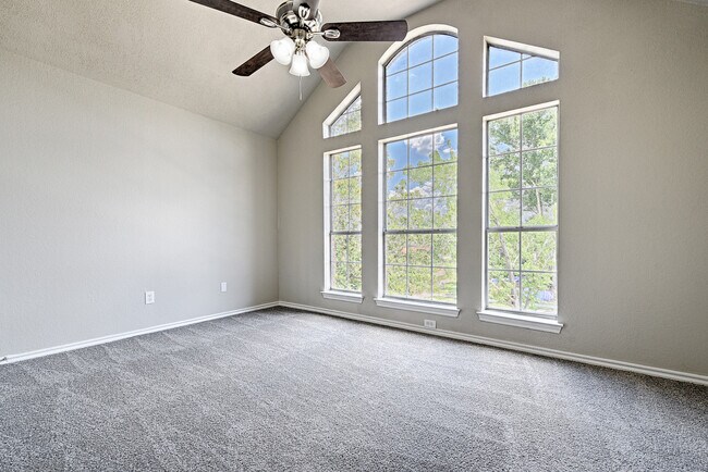 Building Photo - 2038 Biscayne Dr