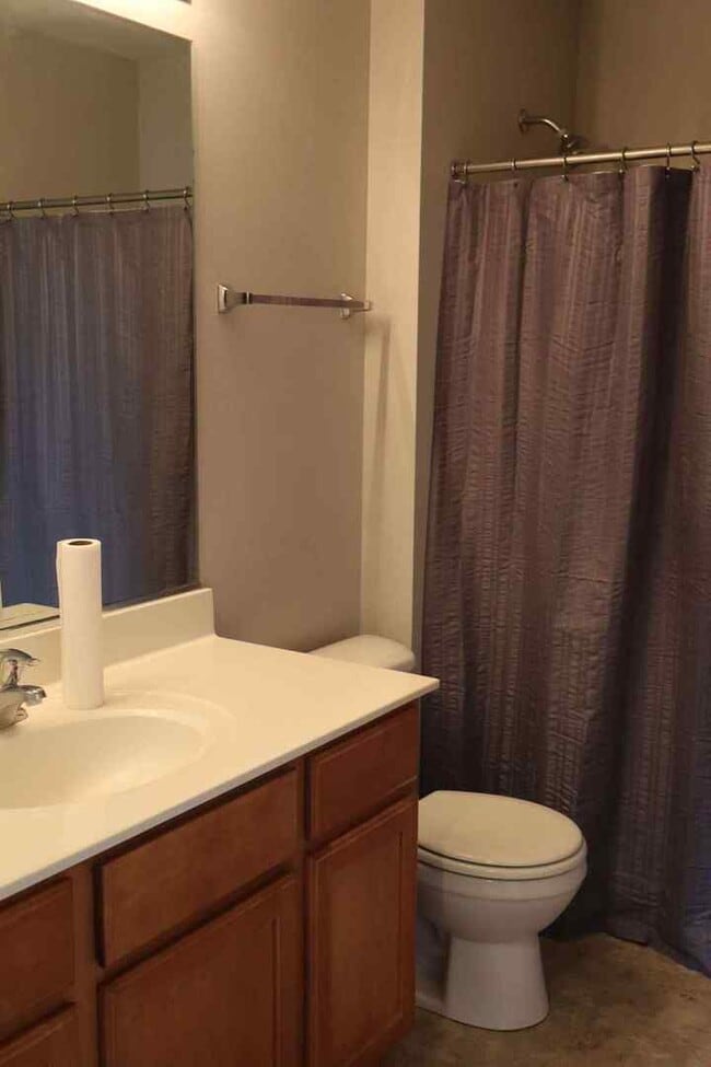 Building Photo - 267 S Alder Creek Dr
