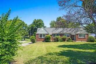 Building Photo - 2218 Castleman Dr