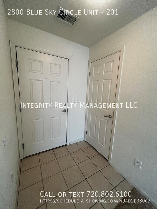 Building Photo - 2800 Blue Sky Cir