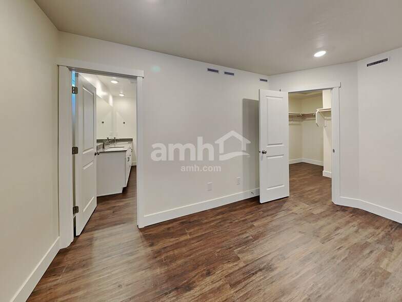 Building Photo - 4036 S Slate Creek Ave