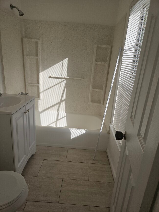 Building Photo - 1363 Tioga Ave.