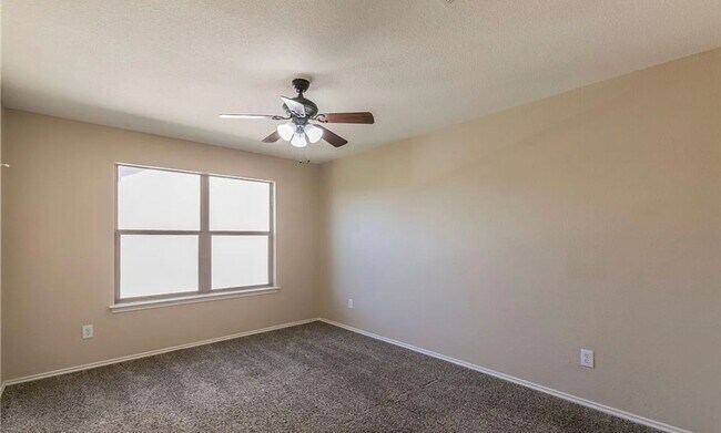 Building Photo - Grand Home w/ Office in Temple, Tx