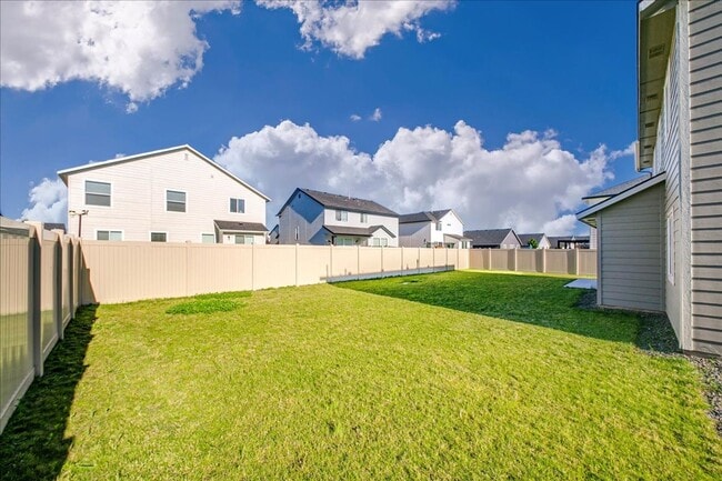 Building Photo - Two Story, Spacious Star Home!