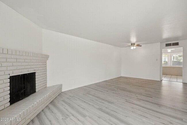 Building Photo - 6839 E Montecito Ave