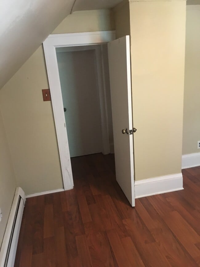 Building Photo - 1306 S 65th St