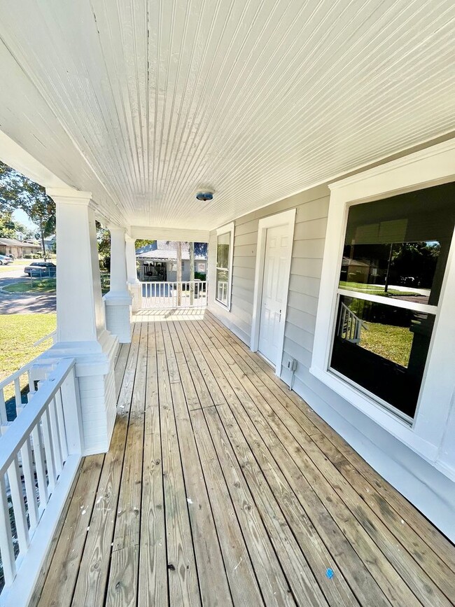 Building Photo - 211 S Cornelia Ave