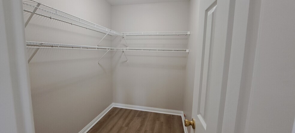 Building Photo - 1906 Terrace Pt