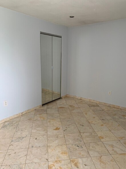 Building Photo - 1100 Governors Dr