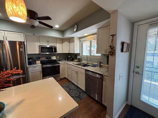 Building Photo - Enjoy this cozy 2 Bedroom, 1.75 Bathrooms, 1.5 Car Garage home in Premier Active Adult Resort Sty...