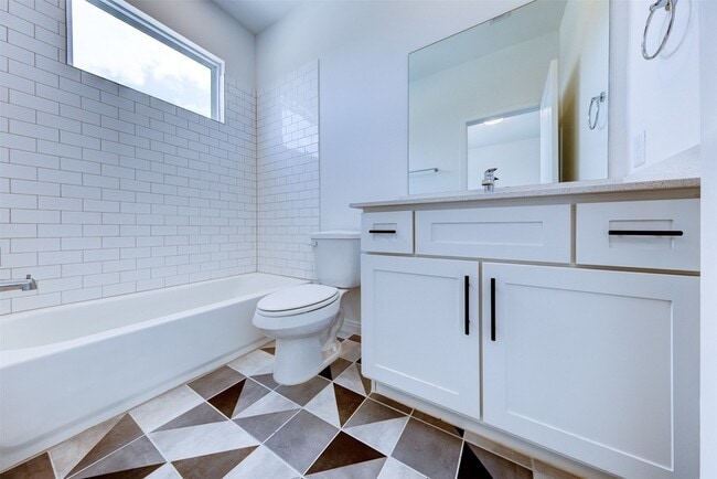 Building Photo - 1526 Ojeman Rd