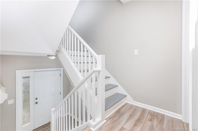 Building Photo - 266 Conestoga Way