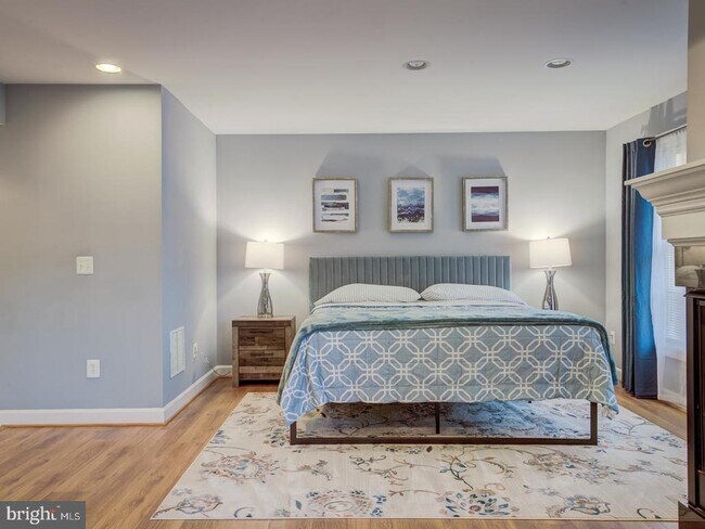 Building Photo - 8410 Chaucer House Ct